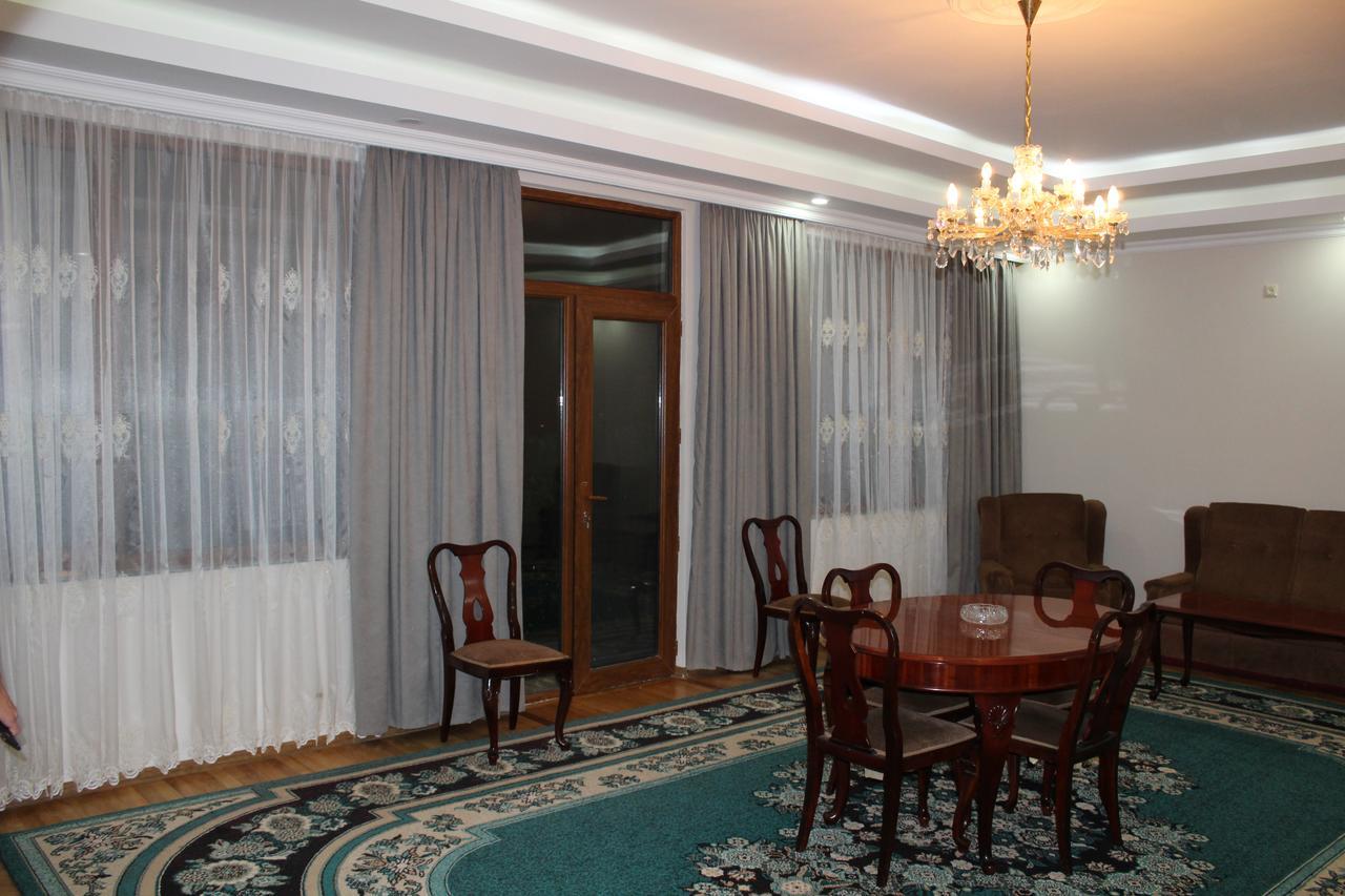 Villa Near The 巴统 外观 照片